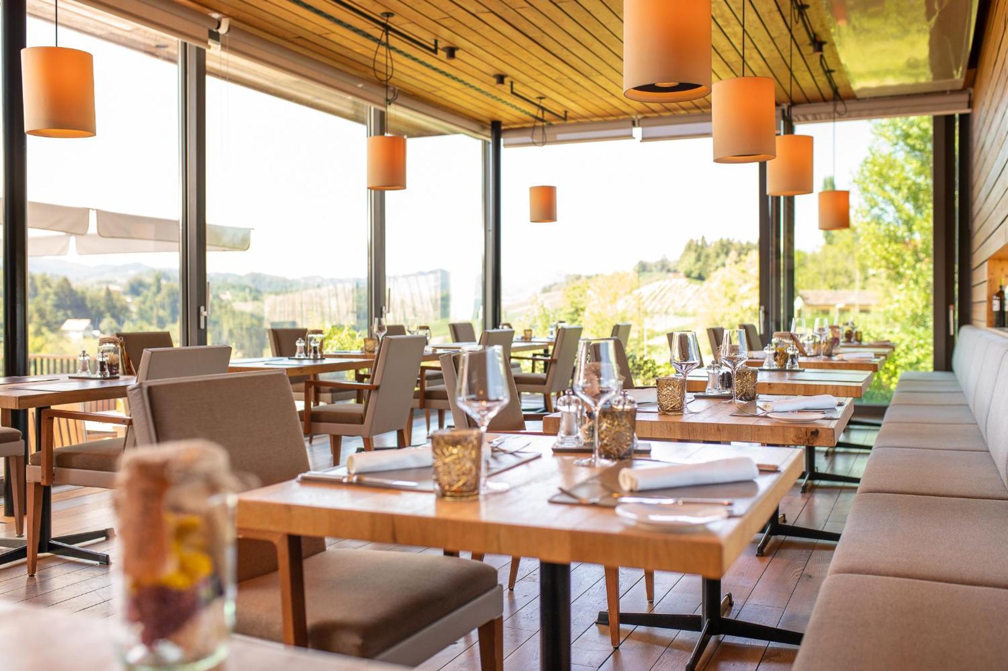 Landgut Am Poessnitzberg Hotel Leutschach Bagian luar foto