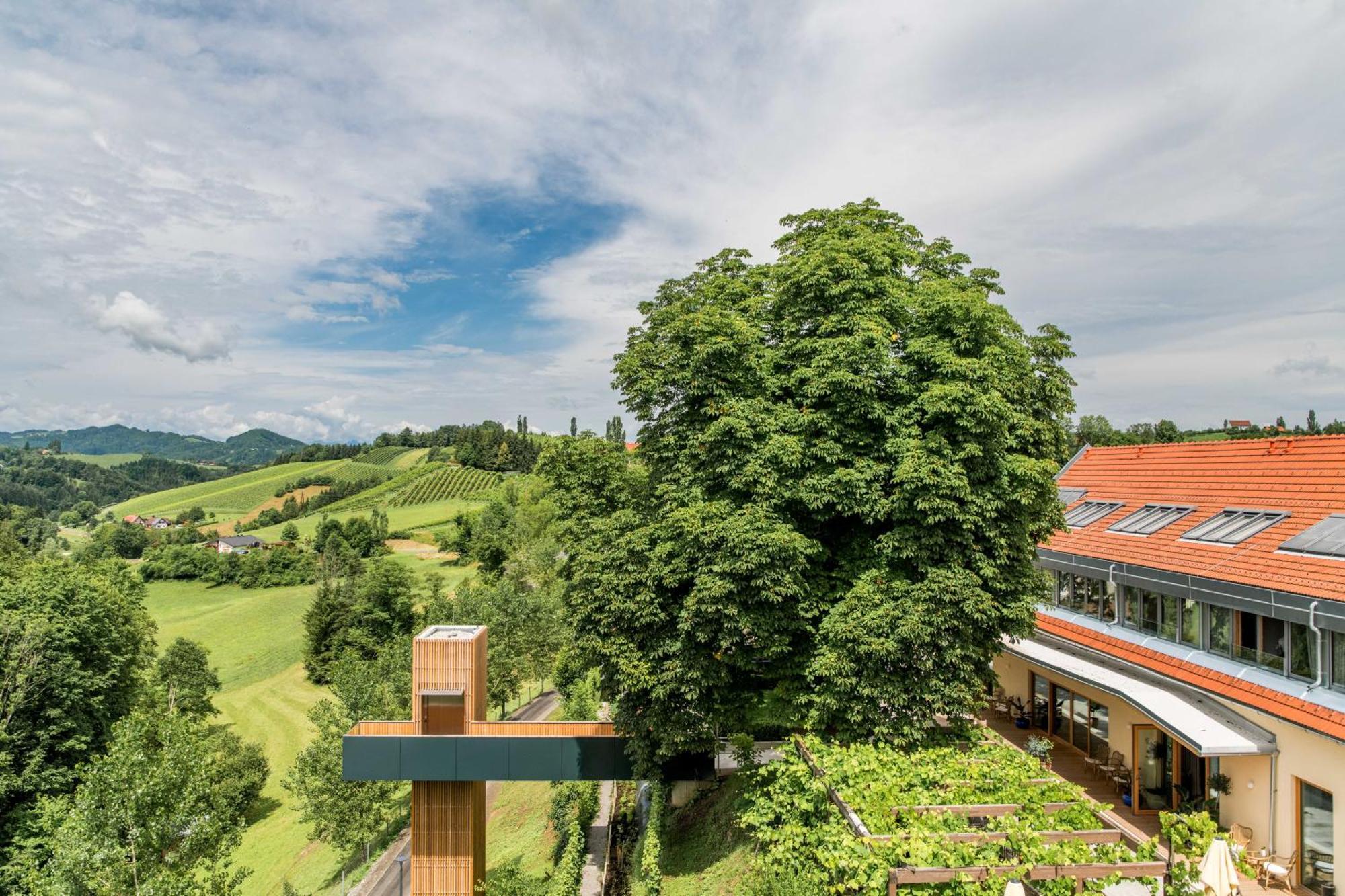 Landgut Am Poessnitzberg Hotel Leutschach Bagian luar foto